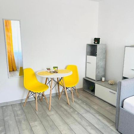 Miha Modern And Central Apartament Arad Ngoại thất bức ảnh