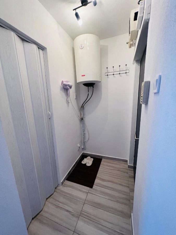 Miha Modern And Central Apartament Arad Ngoại thất bức ảnh