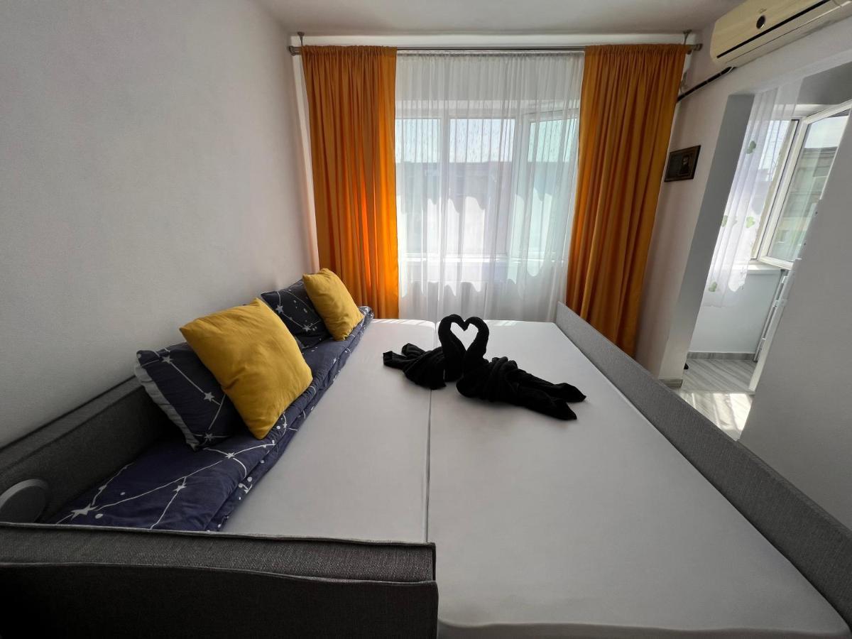 Miha Modern And Central Apartament Arad Ngoại thất bức ảnh