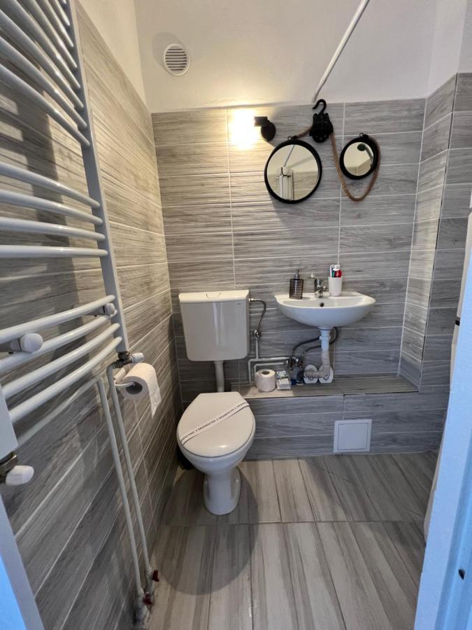Miha Modern And Central Apartament Arad Ngoại thất bức ảnh