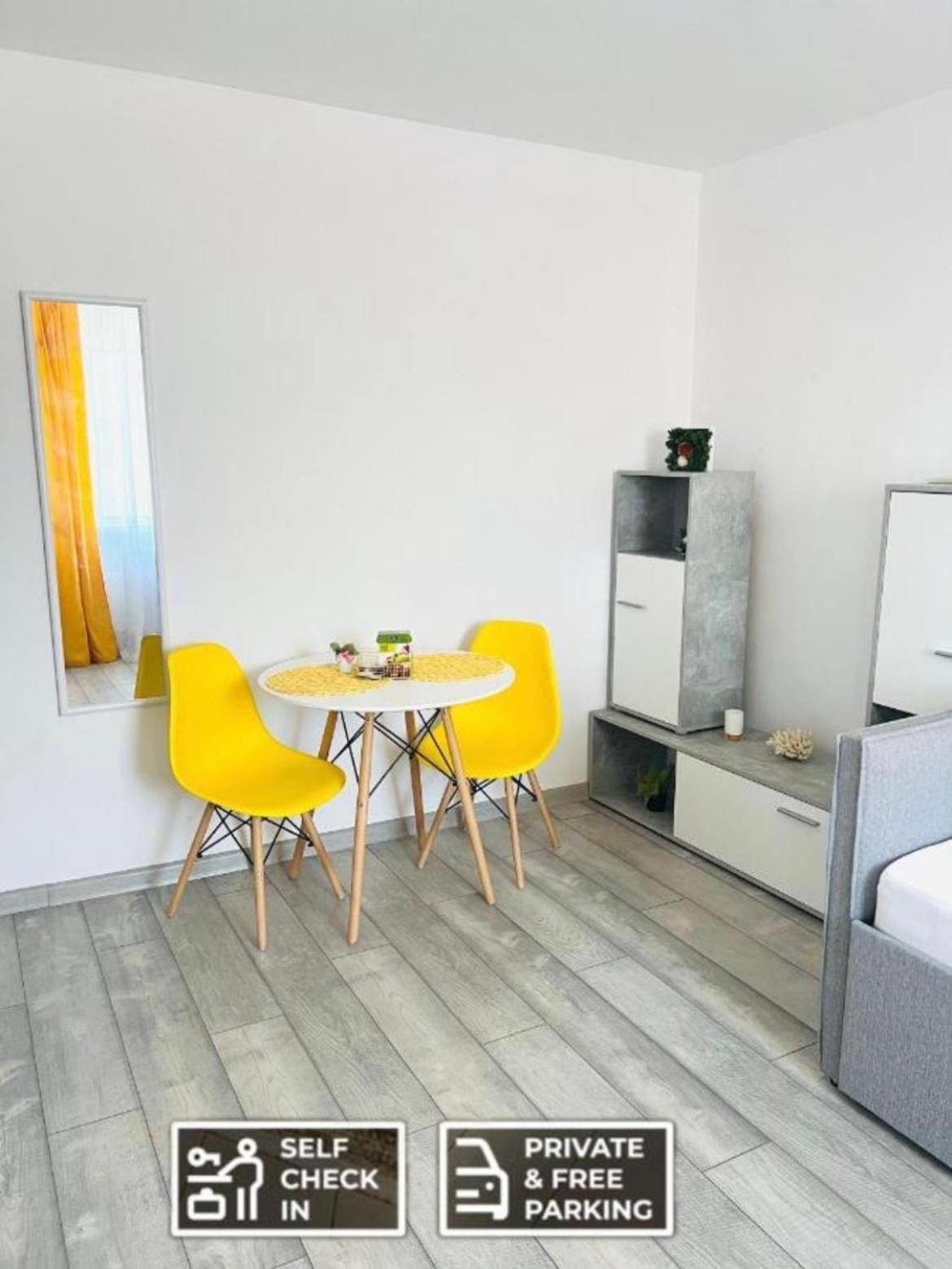 Miha Modern And Central Apartament Arad Ngoại thất bức ảnh
